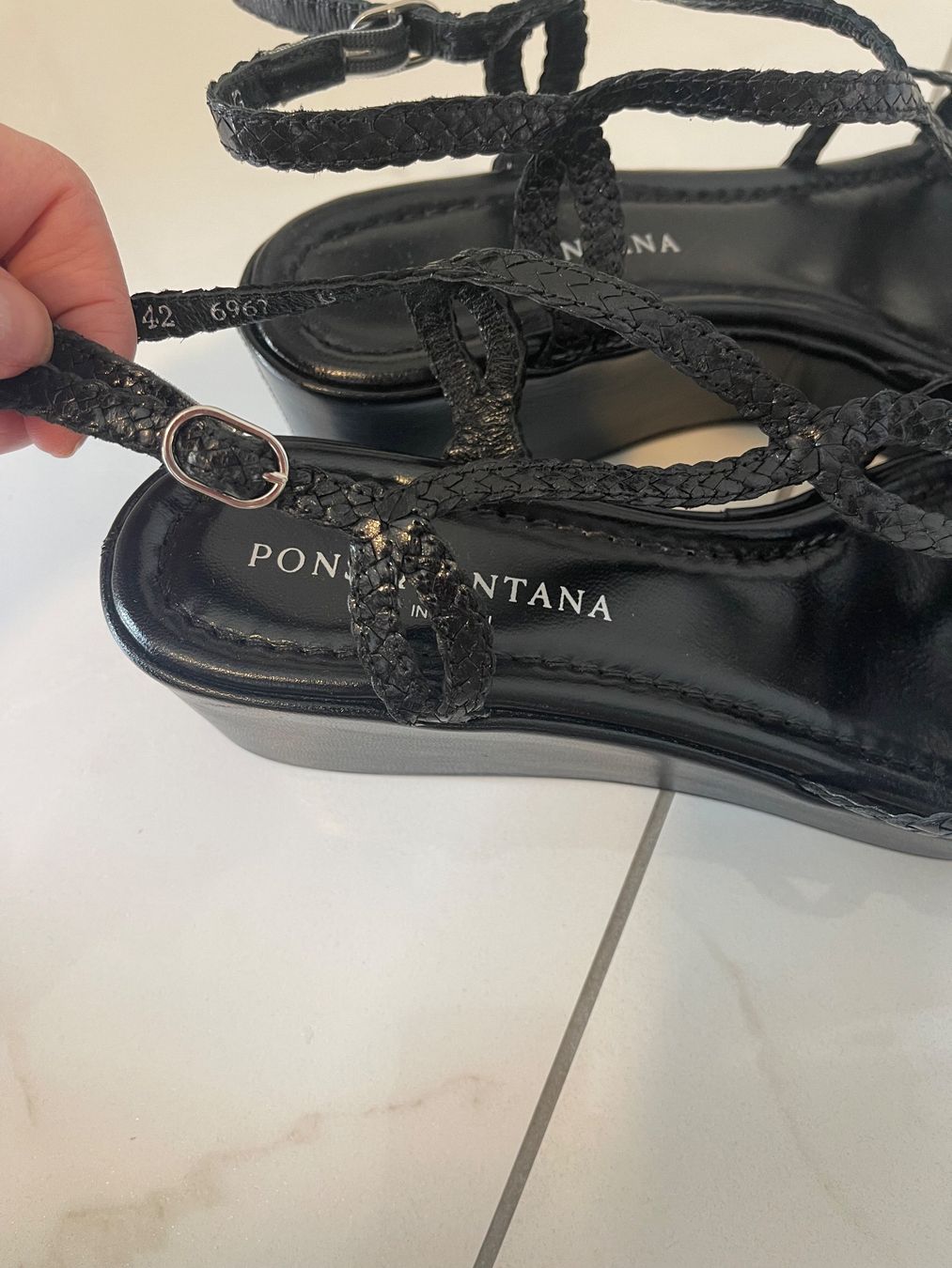 Scarpe da donna: Schwarze Plateau-Sandale in Grösse 42 – Usato da Zizers venduto da sarah_1987 6