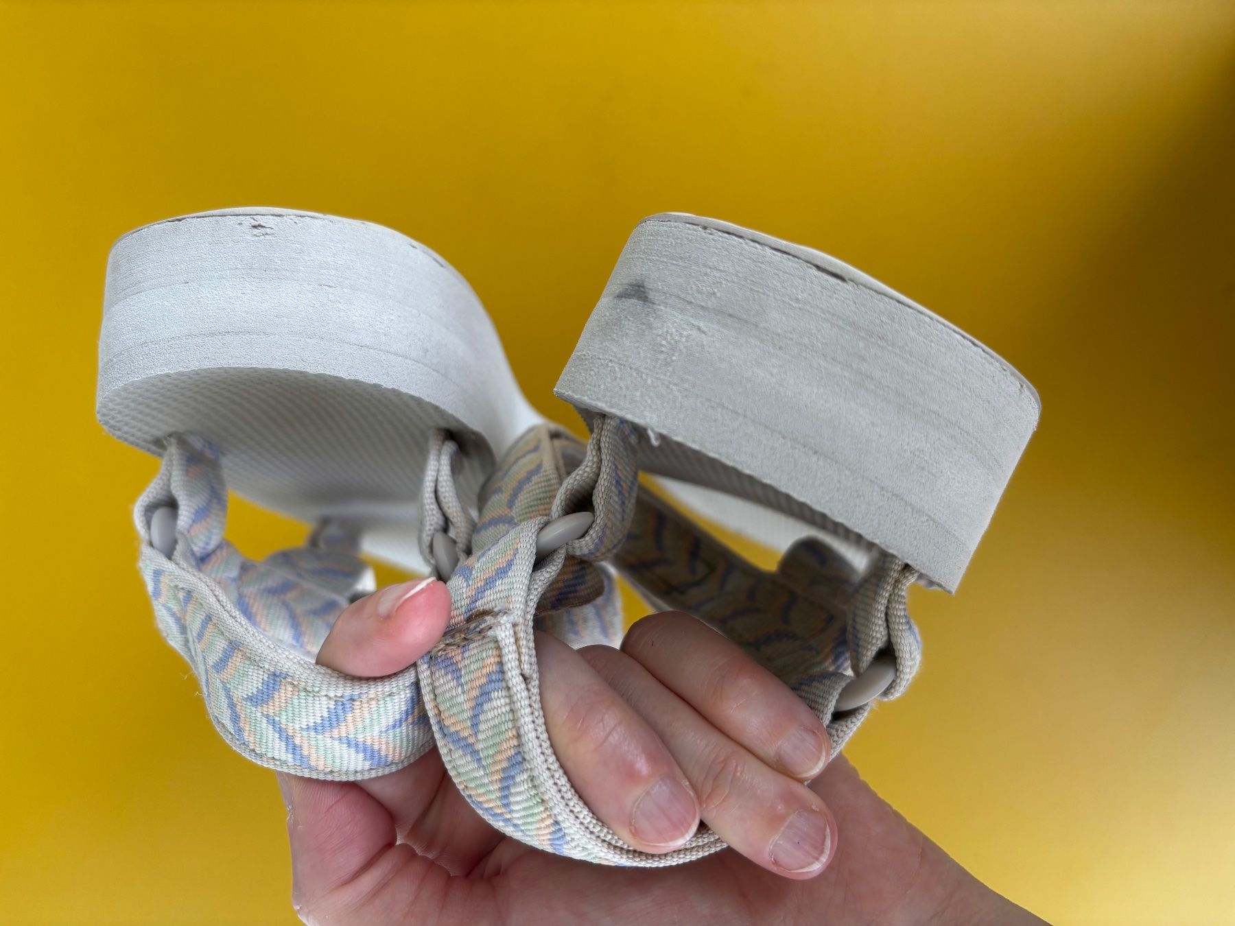 Teva Damenschuhe: TEVA graue Sandalen mit dicker Sohle – Gebraucht aus Zürich von missmodernage 7