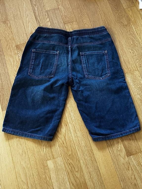 Jeans: Jeans Shorts – D'occasion à Dornach par jon_687v 1