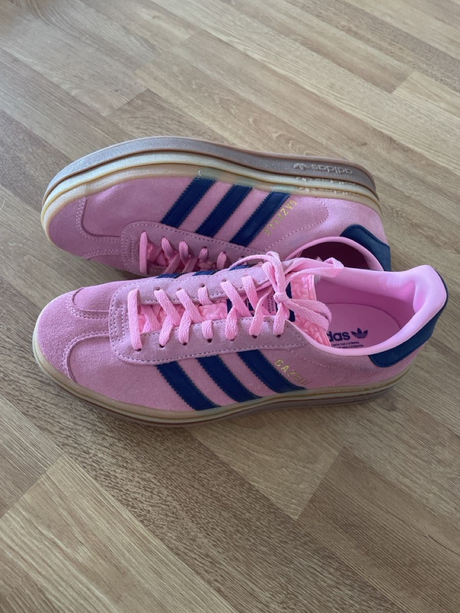 Adidas Scarpe da donna: Adidas Gazelle pink/blau – Usato da Chur venduto da JanaGartmann