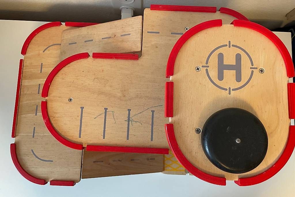 Spielzeuge: Spielgarage aus Holz – Gebraucht aus Kreuzlingen von deGriGri 4