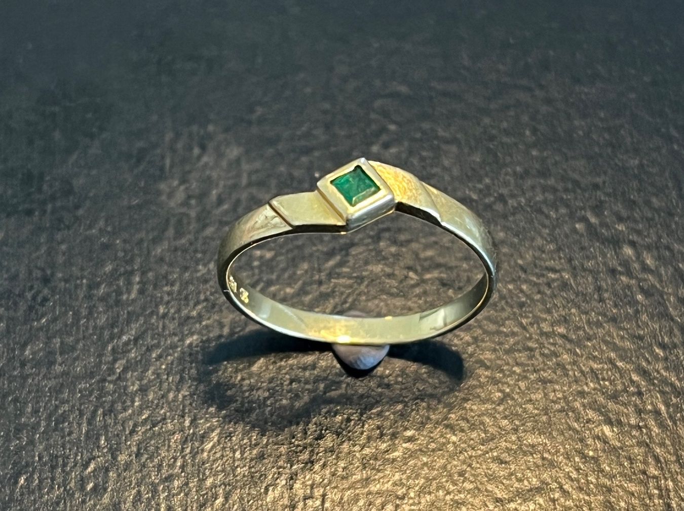 Anelli: Goldring 750 mit Smaragt – Usato da Ossingen venduto da Silver-collector 1