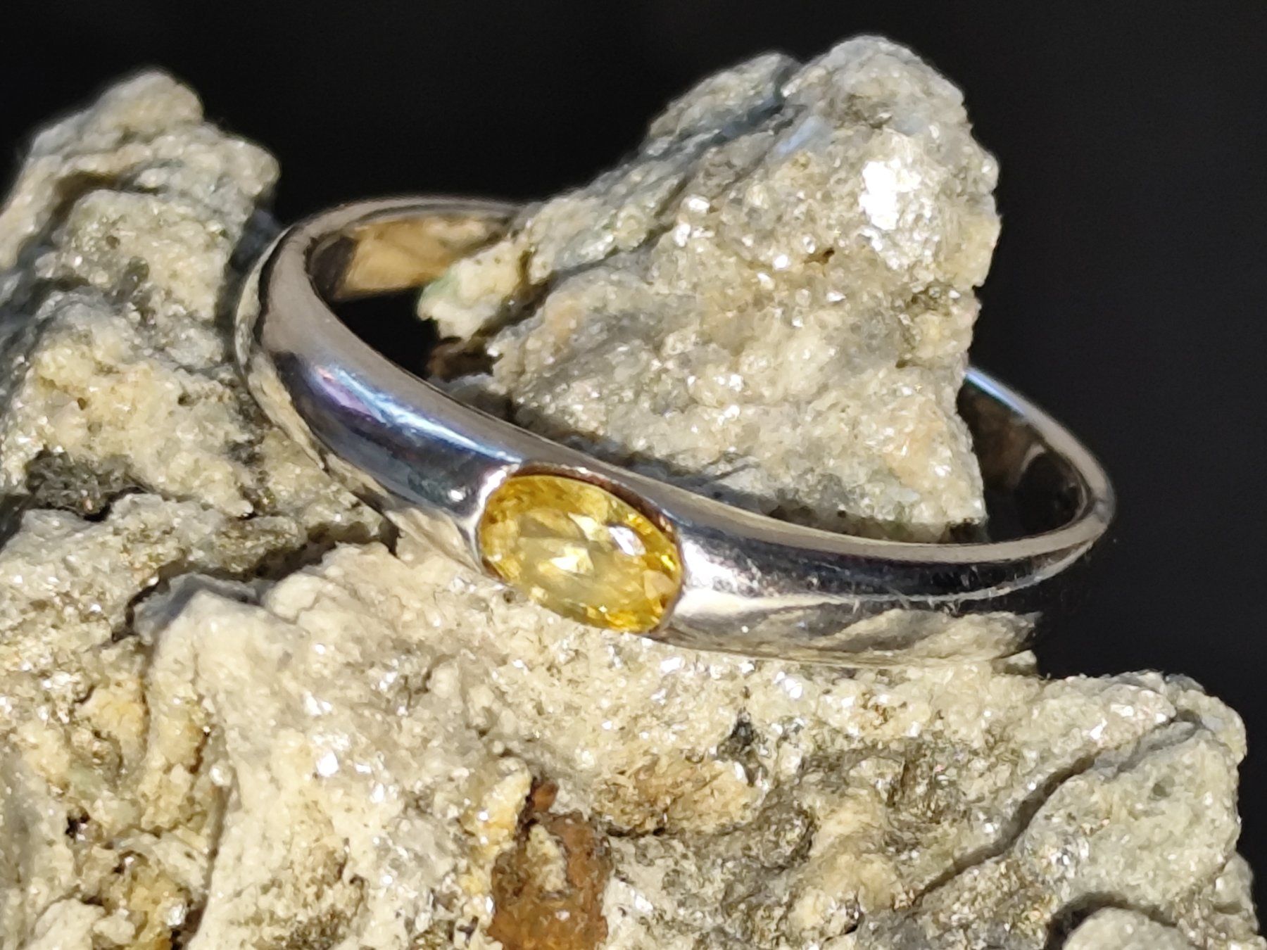 Anelli: Silber Ring 925 mit Gelben Stein (Zirkonia oder Citrin) 53 – Usato da Bettingen venduto da hamau2012