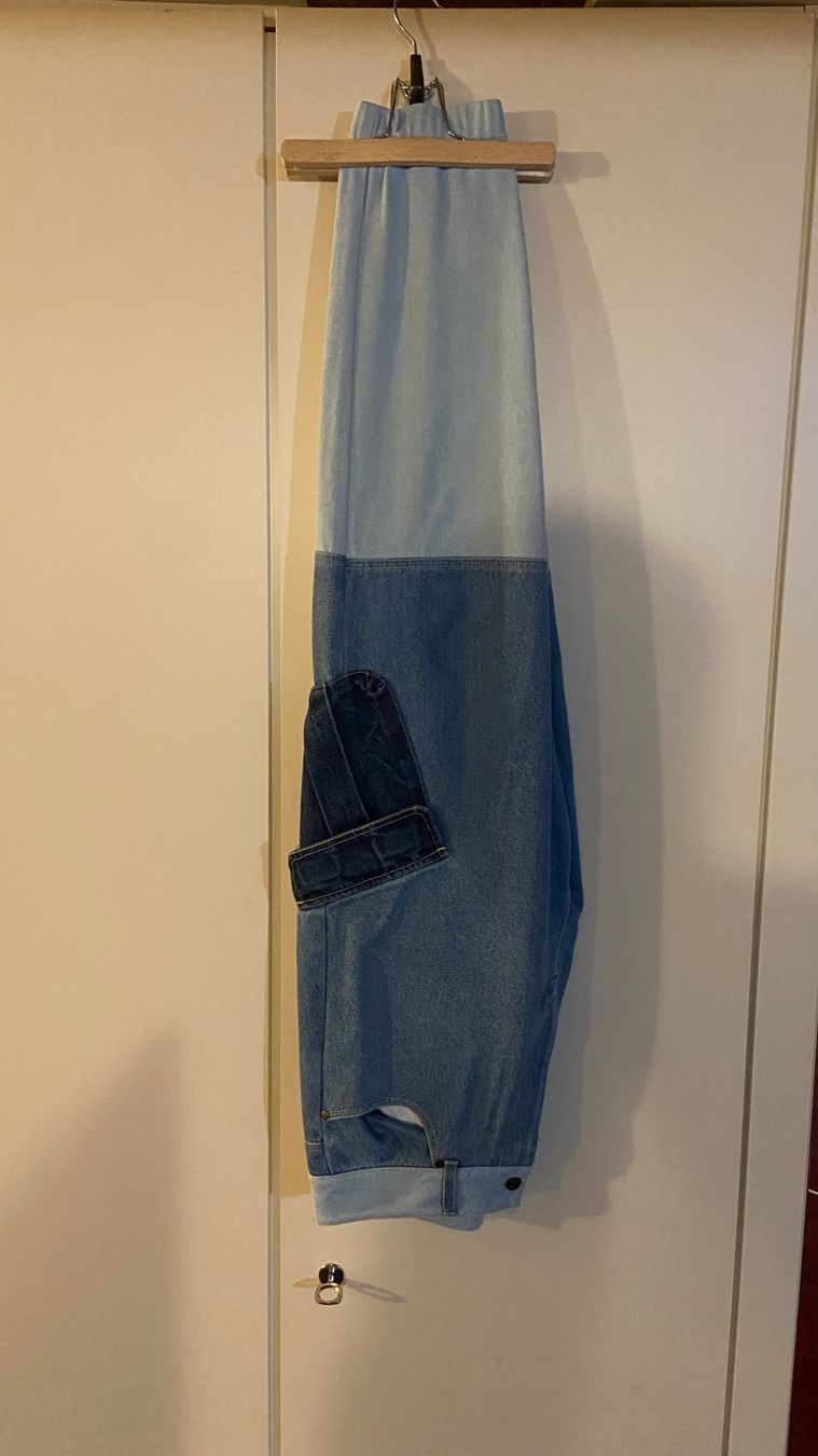 Jeans: Jeans cargo bicolore bleu tendance, taille M – Nuovo (secondo la descrizione) da Réchy venduto da santiwwrld_514 2