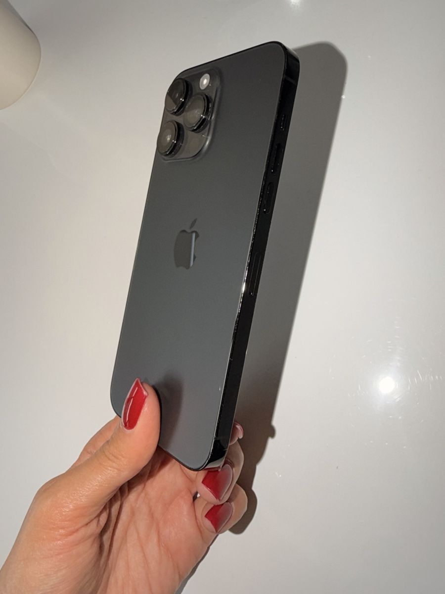 Apple Telefoni cellulari / Smartphones: Apple iPhone 14 Pro, navy Used, Good Condition – Usato da St. Margrethen SG venduto da shayluxuryfashion1 4