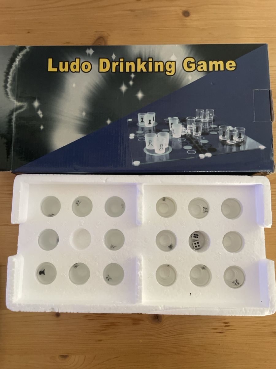 Giochi: Ludo Trinkspiel neuwertig mit Gläsern – Nuovo e nell'imballaggio originale da Spreitenbach venduto da Gloxinia 2