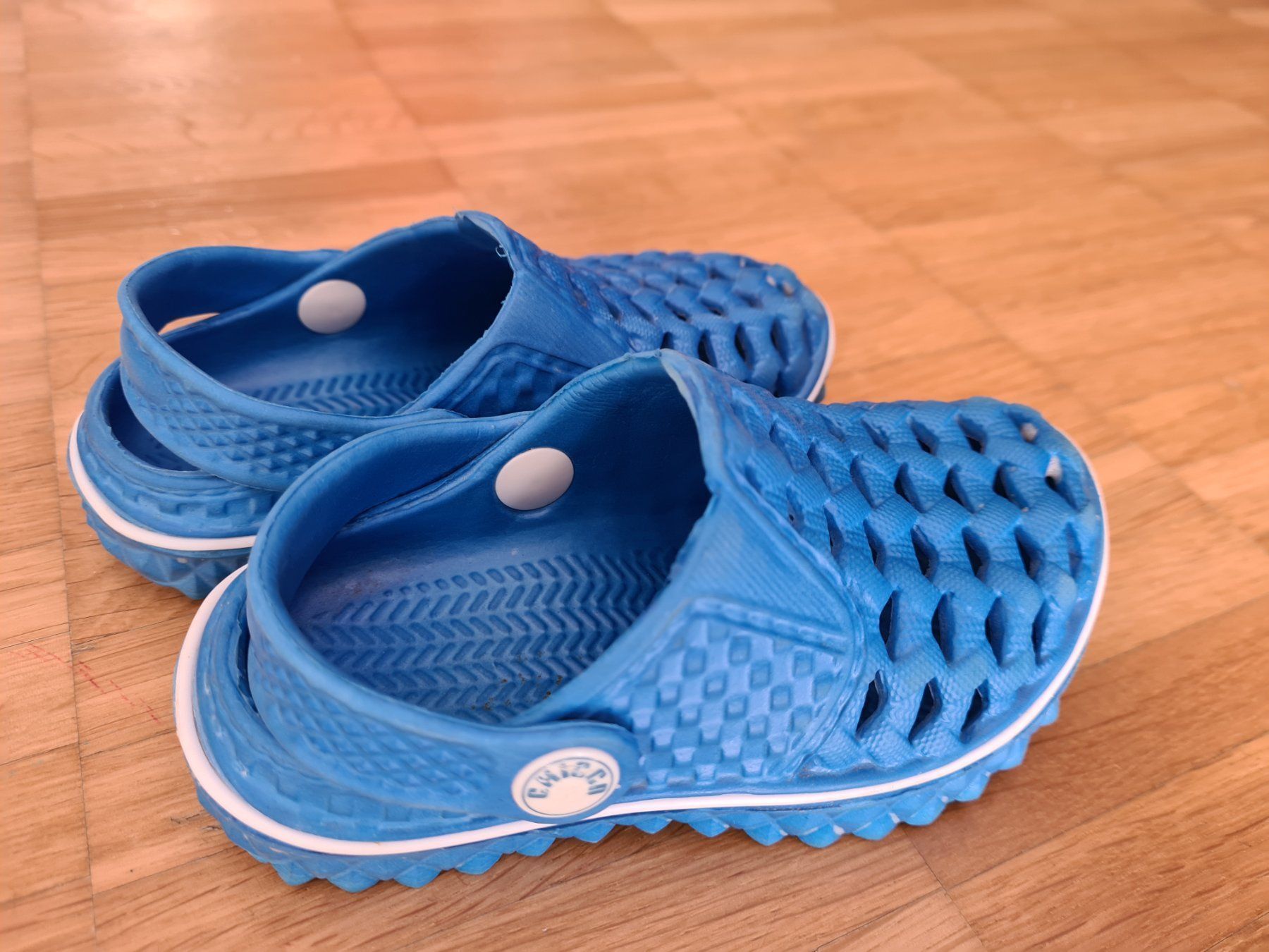 Scarpe per ragazzi: CHICCO Badeschuhe Gr. 21 – Usato da Jona venduto da Good_luck_ 2