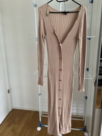 Miss Selfridge Strickkleid Gr. 38 beige gerippt