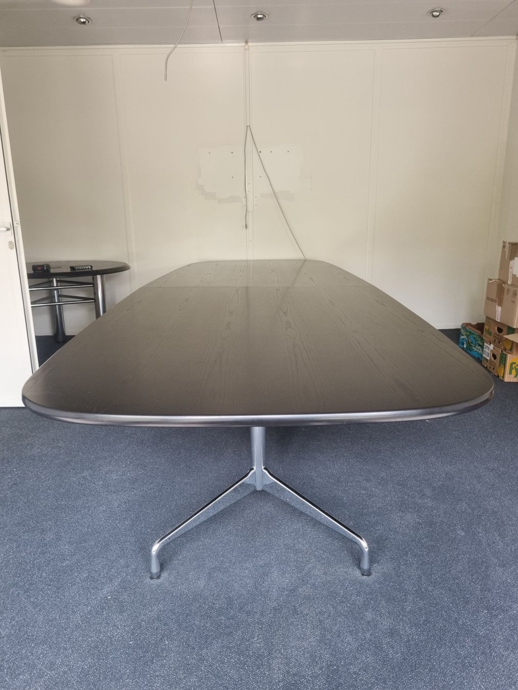 Vitra Tavoli: Vitra Eames Segment Table 380x130cm Konferenztisch – Usato da Zürich venduto da Zapro