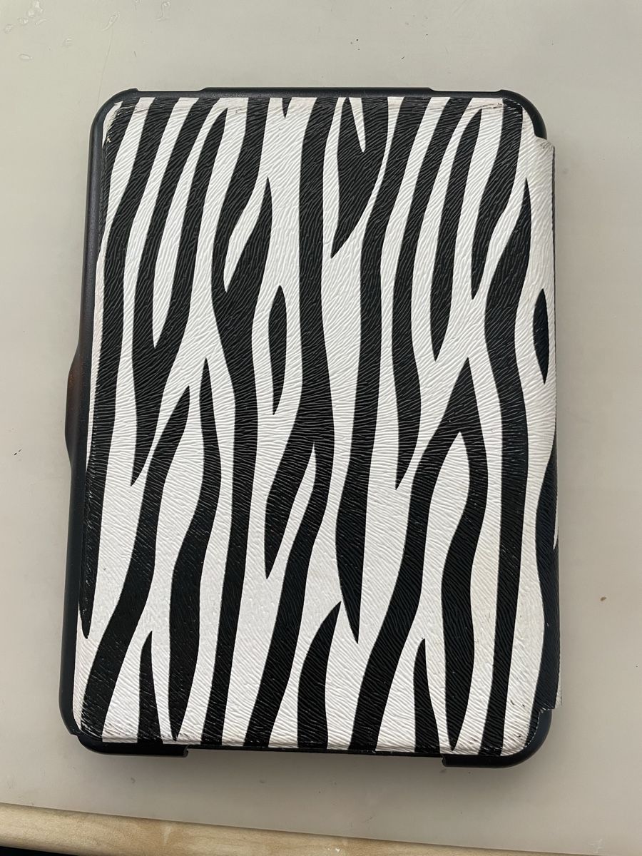 Coques & Protection écran:  Hülle Zebra-Muster für E-Reader  – D'occasion à Sins par 77_gina_77 6