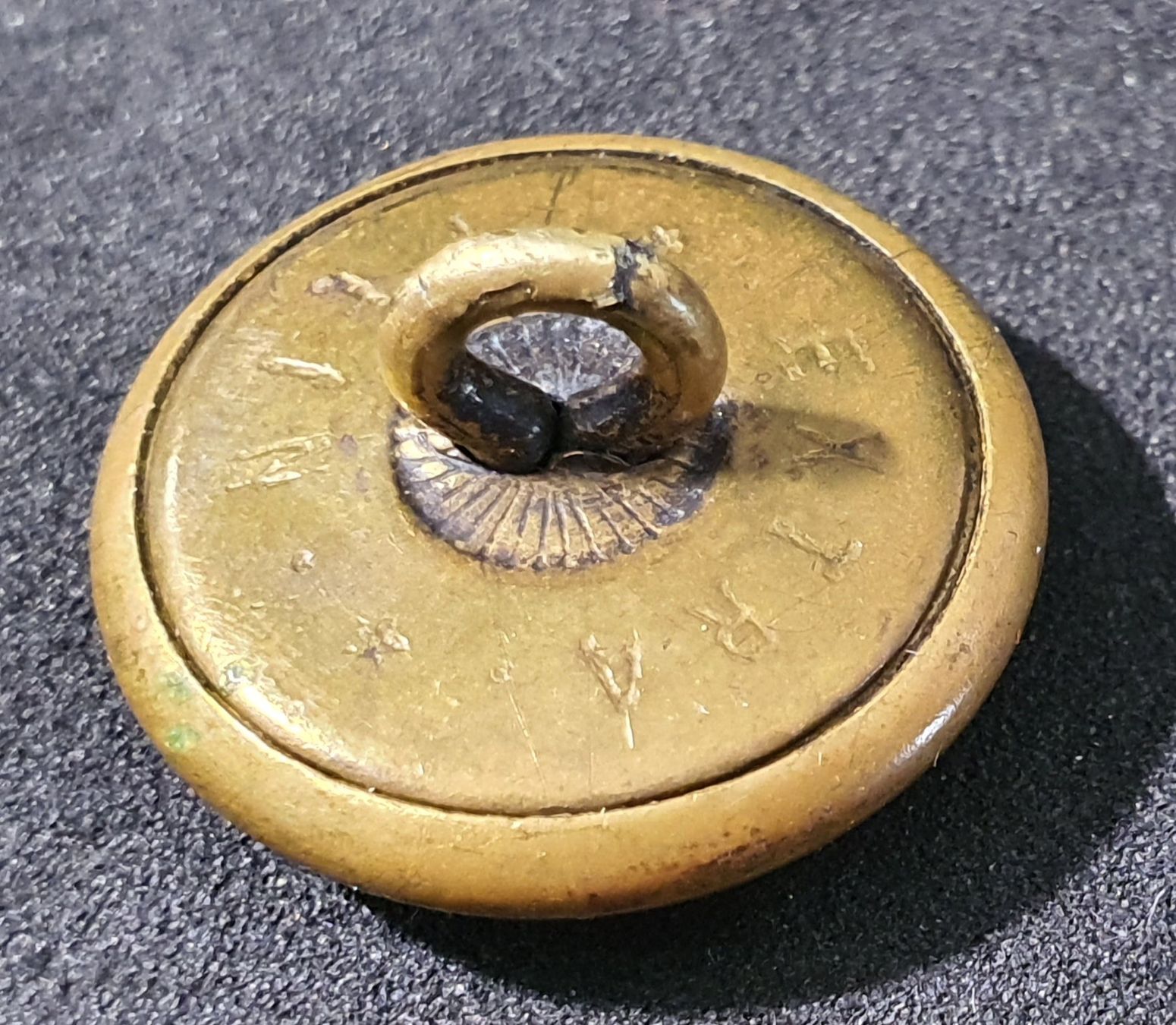 Plaquettes & Badges: CC858 - Alter Knopf Leier Harfe Musikverein oder Militär – D'occasion à Reinach BL par Boston-Verkauf 2
