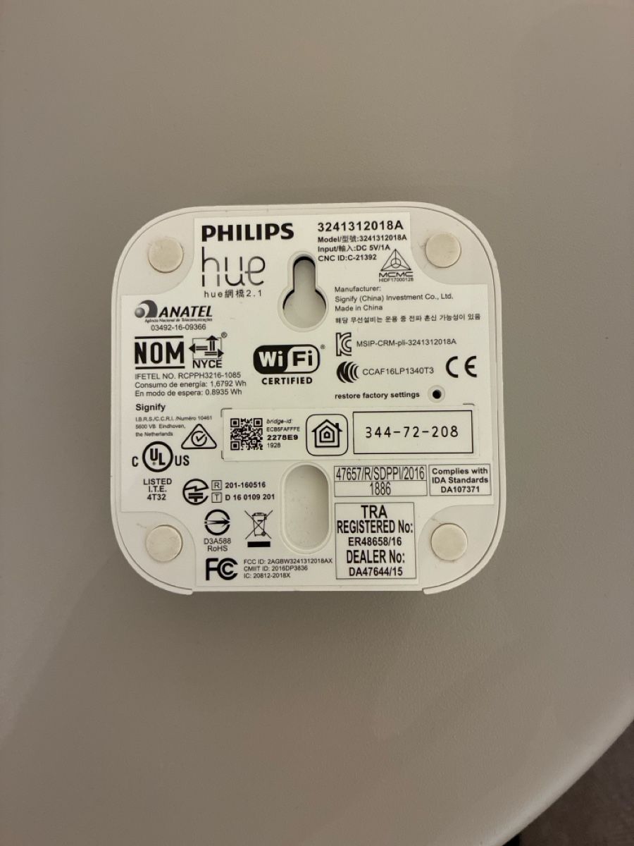Philips Hubs & Switches: Philips Hue Bridge  – Gebraucht aus Niederwangen BE von gra_mbq7 1