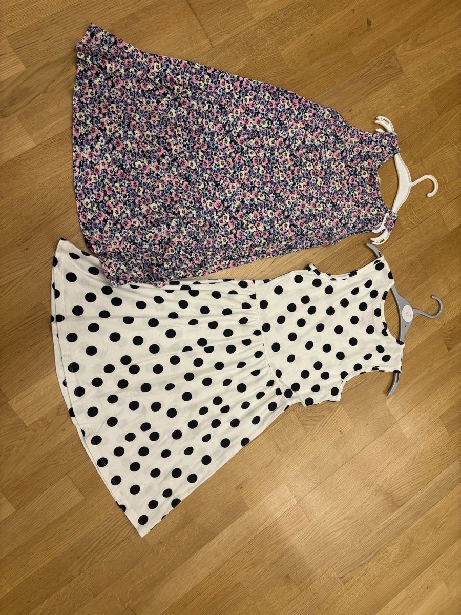 Lotti & Set di vestiti: 2er Set Röckli Grösse 140 – Usato da Basel venduto da Lance81 1