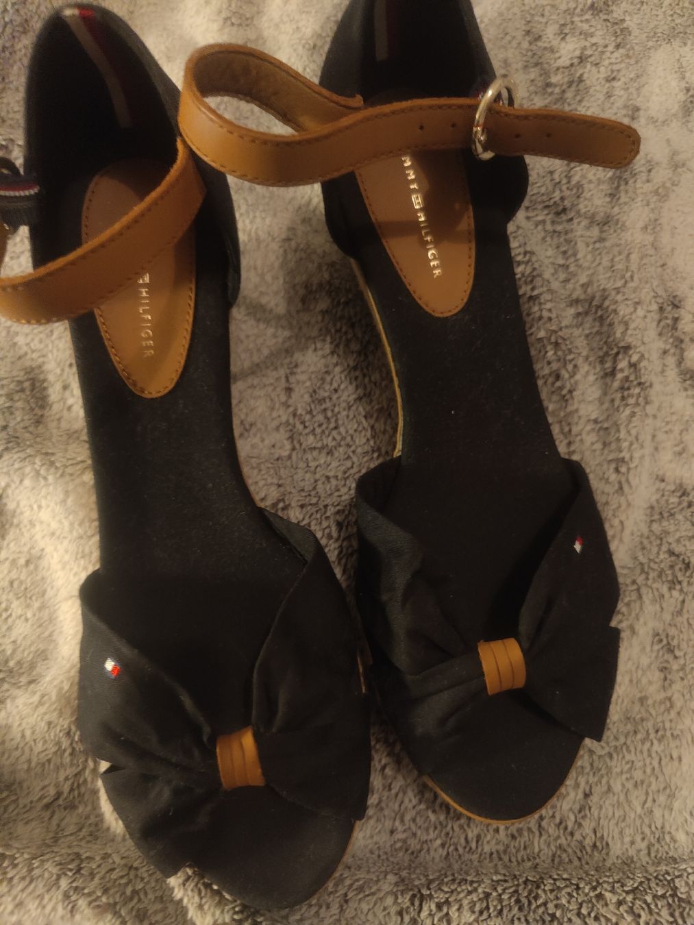 Tommy Hilfiger Damenschuhe: sandales Tommy Hilfiger  – Neu (gemäss Beschreibung) aus Fribourg von cbu_q7ck 4