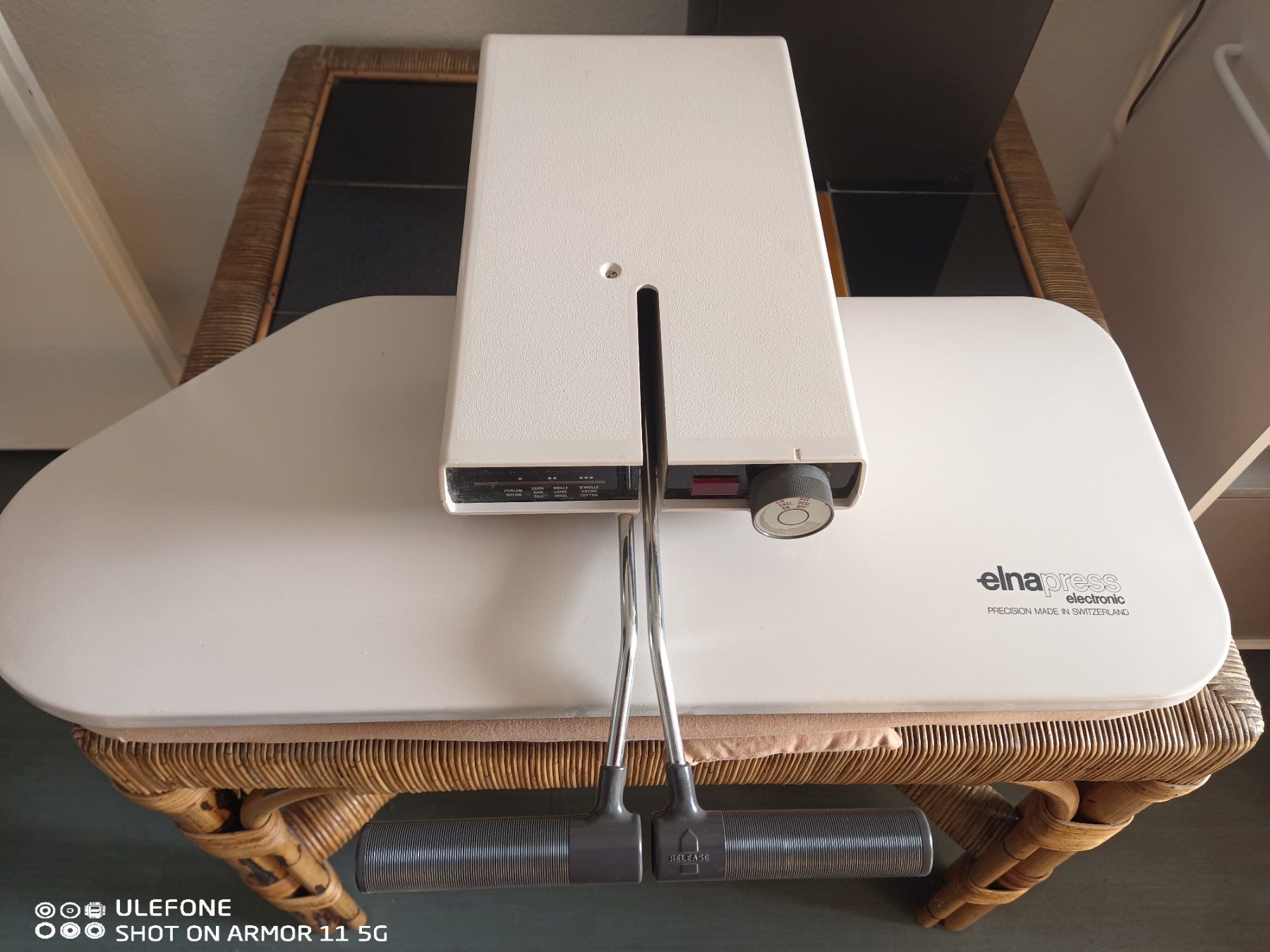 Ferri da stiro: elnapress electronic – Usato da Birsfelden venduto da Stingray1968