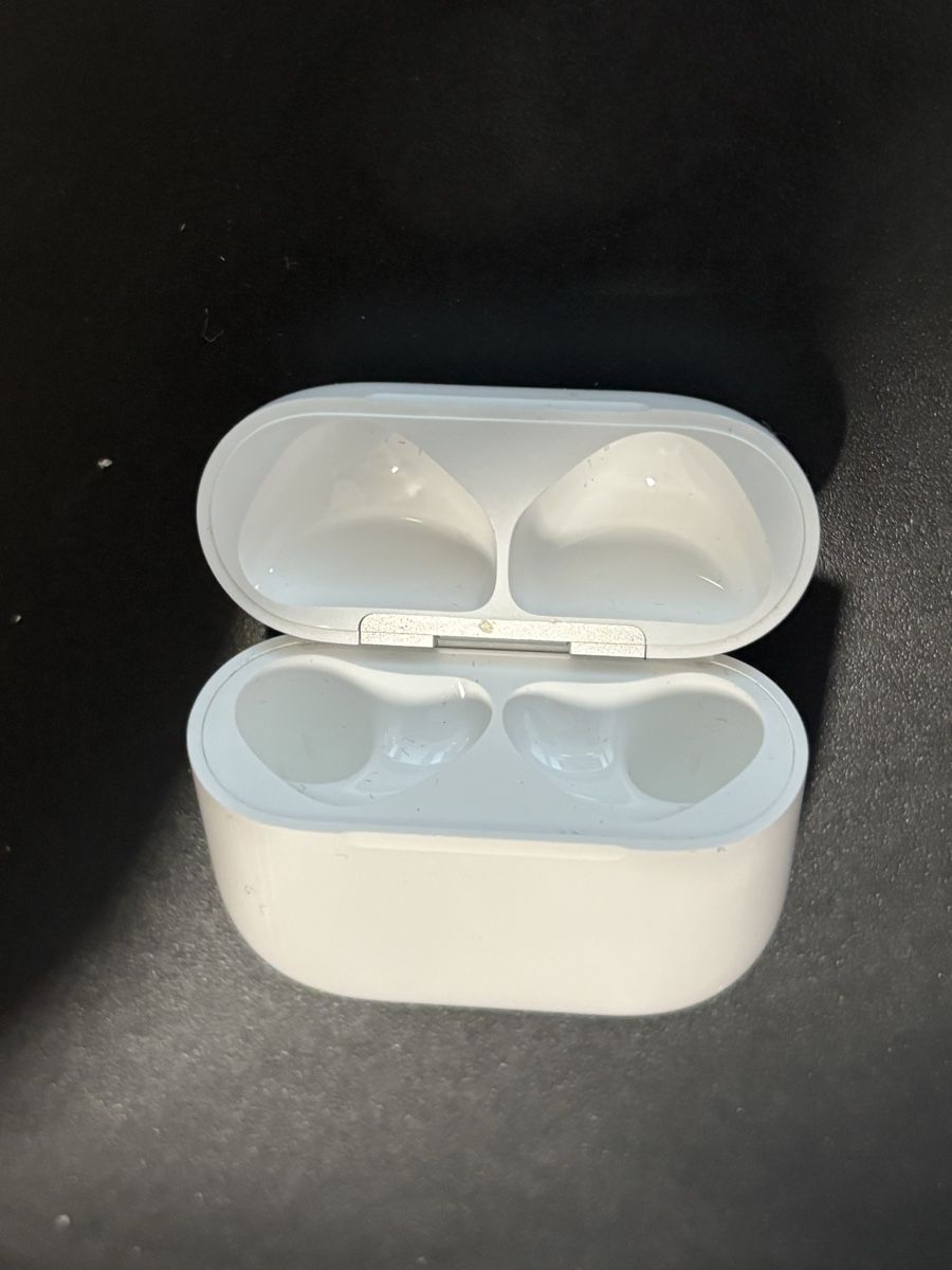 Apple Coques & Protection écran: Case - Airpods 4 – D'occasion à Hünenberg par Wetlu