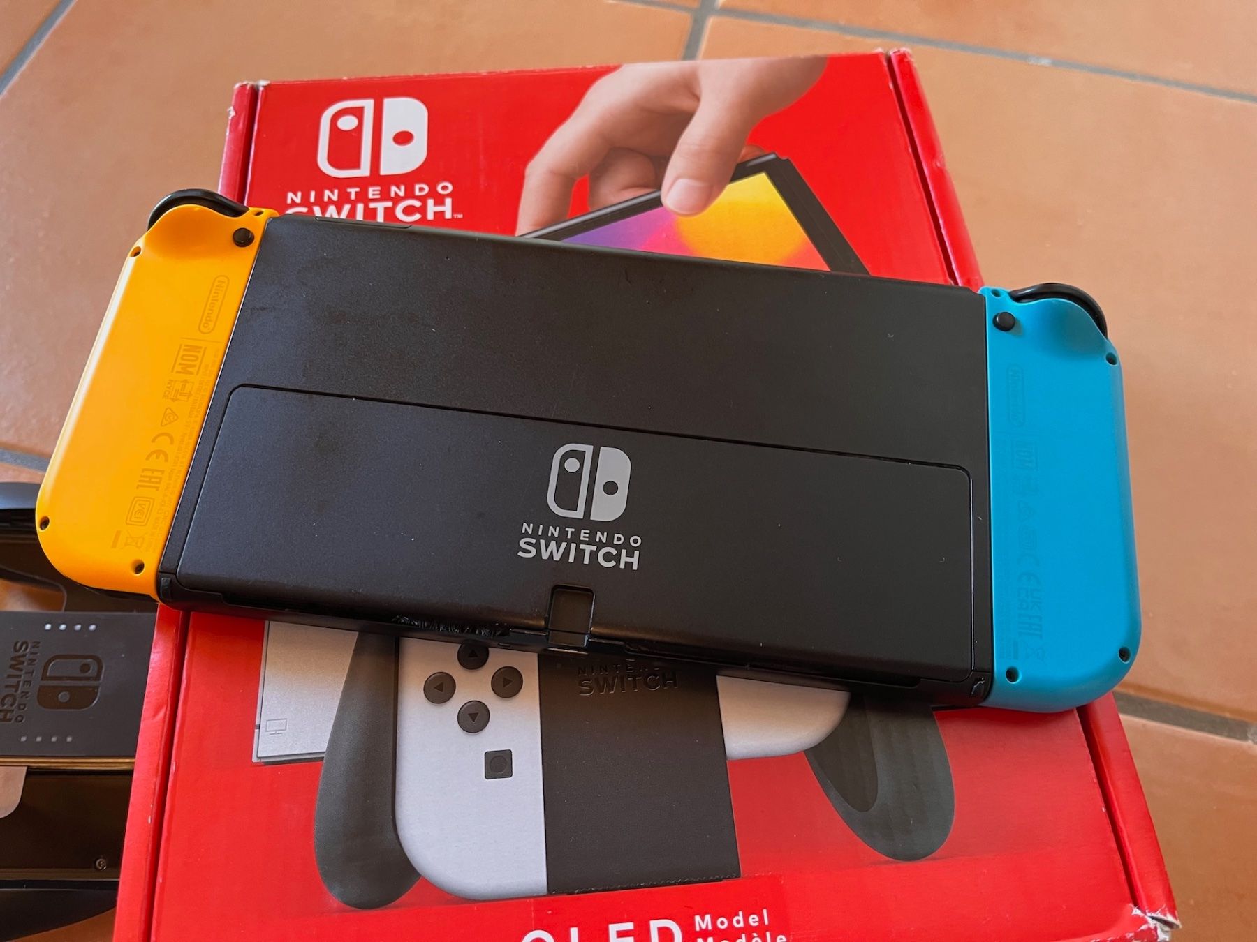 Nintendo Konsolen: Nintendo Switch OLED – Gebraucht aus Eclépens von meegogeem 3
