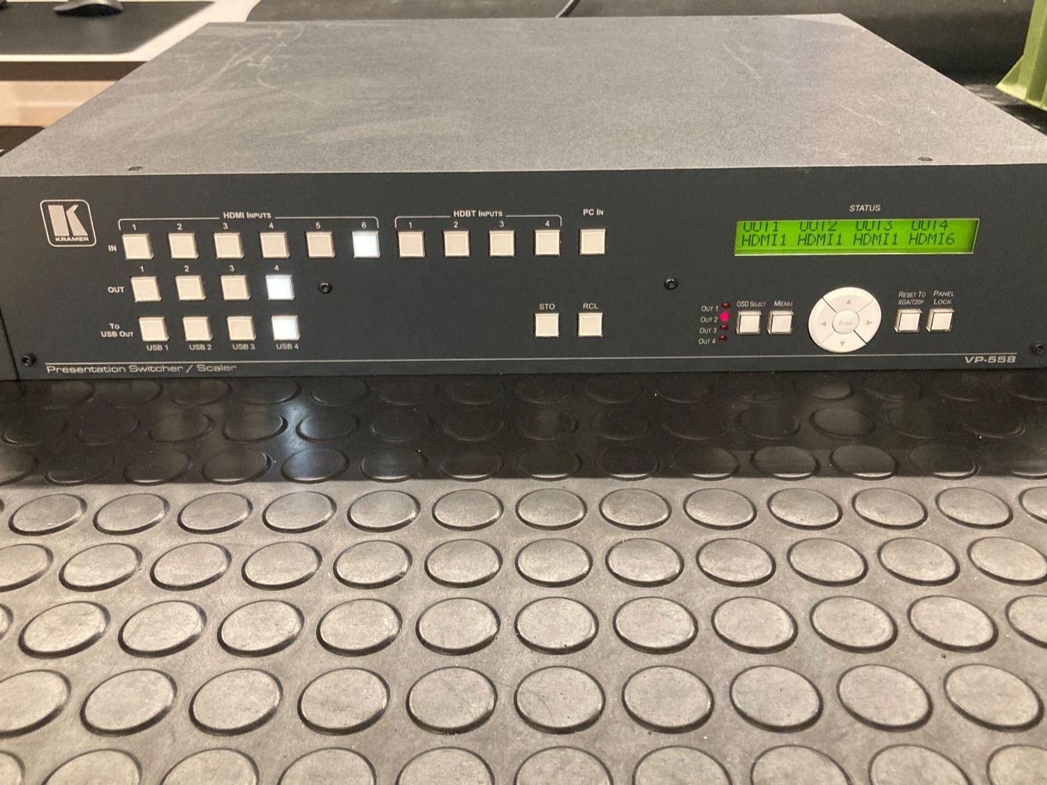 Console di mixaggio: Kramer VP-558 - Presentation Router/Scaler HDBasedT – Usato da Widnau venduto da VinylDeal