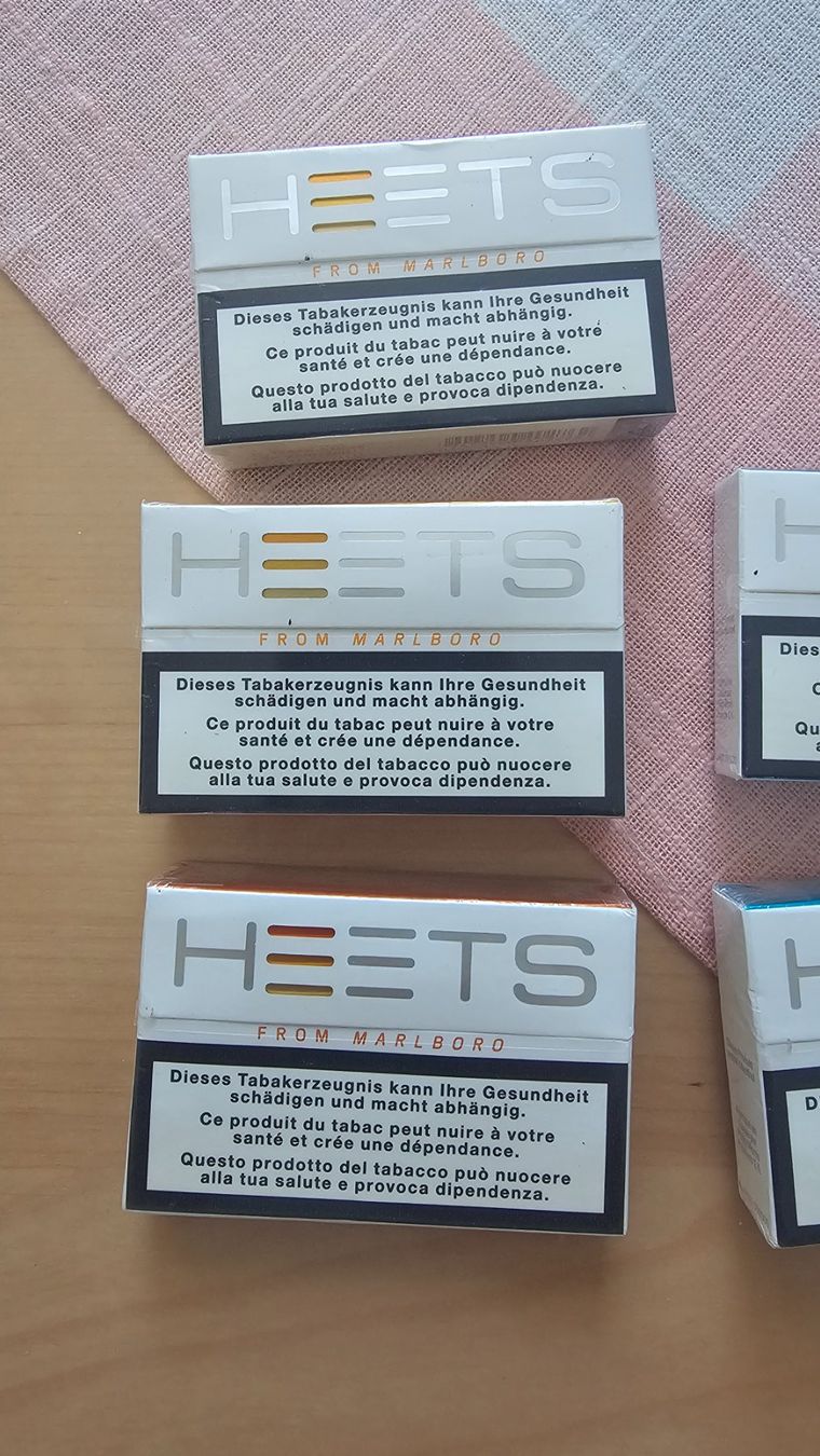 Iqos Altri Prodotti per fumatori: IQOS SYSTEM Device 2.4 + 5 paquets Heets – Nuovo e nell'imballaggio originale da Etoy venduto da angi020 2