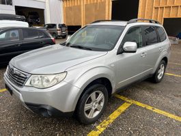 Subaru Forester 2.0X 4x4 mit AHK frisch ab MFK