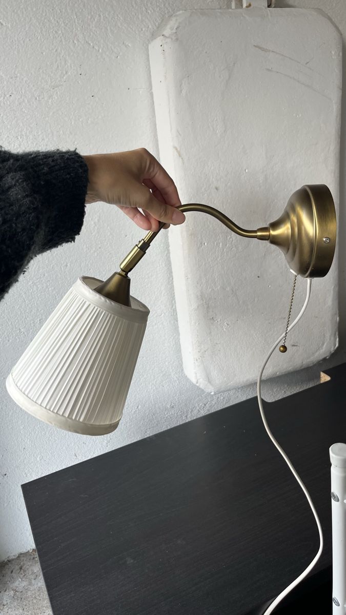 Ikea Lampes: Lampe murale IKEA dorée – D'occasion à Daillens par BrandonW 5