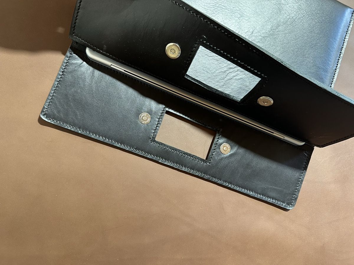 Taschen: Handgefertigte Laptophülle aus Echtleder – Neu und originalverpackt aus Mettmenstetten von vad_57p2 3