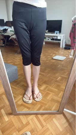 Women's Black Capri Leggings - Comfortable & Stylish!