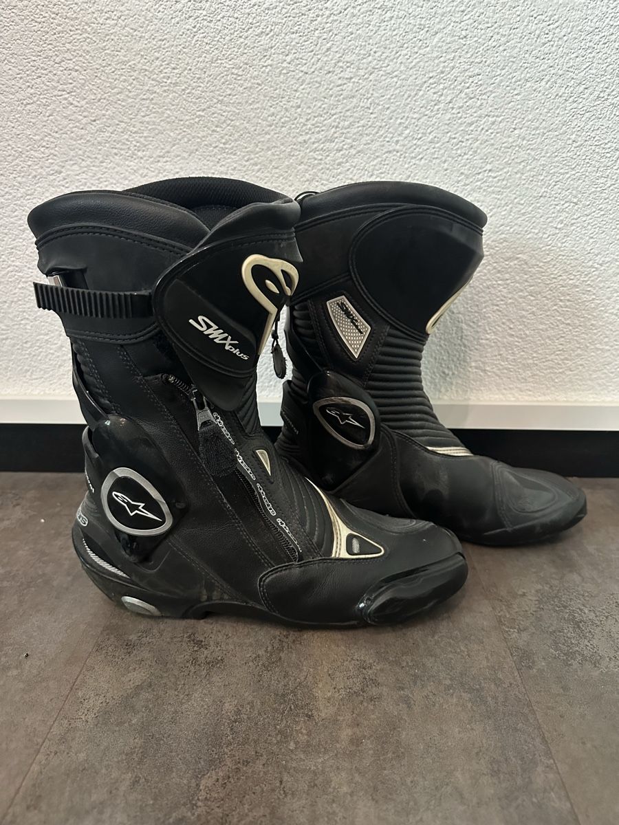 Chaussures hommes: Motorradschuhe Gr 43 Alpinestars – D'occasion à Niederuzwil par gullipulli 1