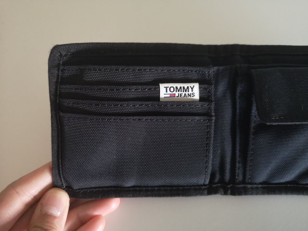 Tommy Hilfiger black wallet 6
