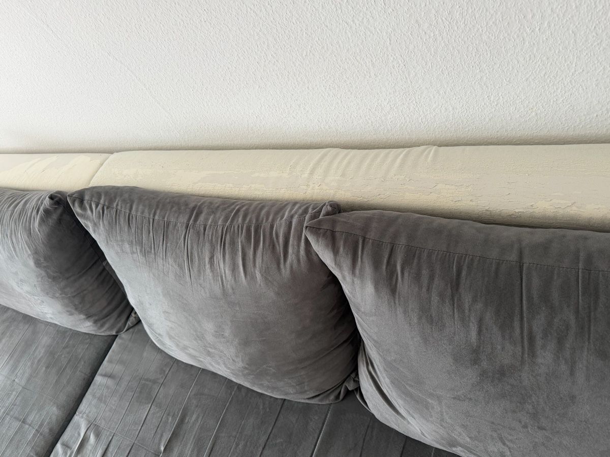 Divani: Ecksofa U grau-weiß zu verschenken  – Usato da Bettwiesen venduto da Kmr85 2