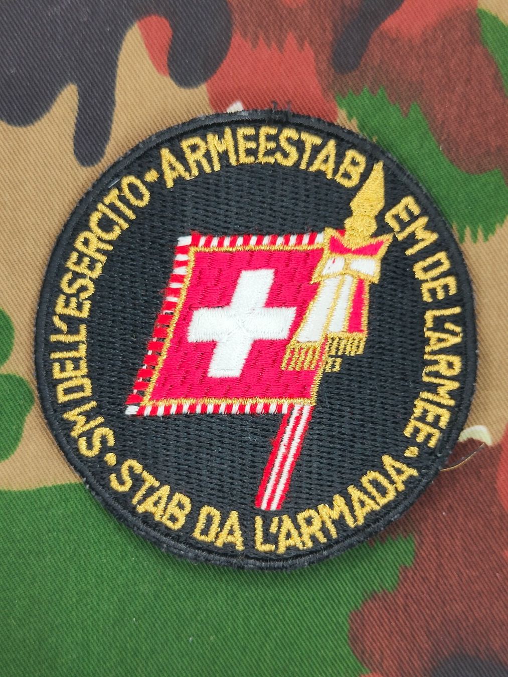 Schweizer Armee Placchette & Badge: Verbandsabzeichen Armeestab – Usato da Bauma venduto da SwissMilitaria