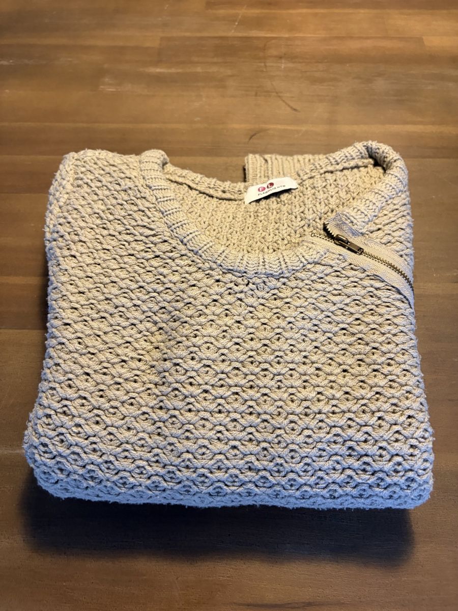 Lots de vêtements: 4 Winterpullis Tasche – D'occasion à Tagelswangen par Gizzmo..77 1