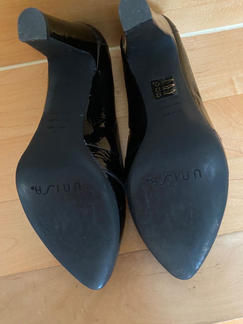Unisa Damenschuhe: Pumps/ Lackleder schwarz / Unisa – Gebraucht aus Sulzbach von mar_27 2