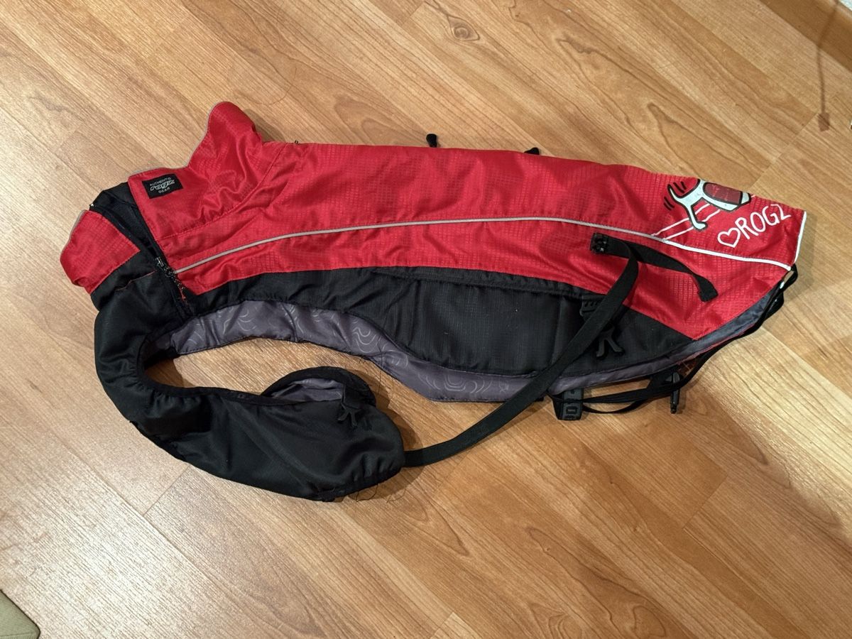 Rogz Abbigliamento: Rote Rogz Hundejacke, Winterjacke, Grösse 48cm – Nuovo (secondo la descrizione) da Balsthal venduto da Almendra