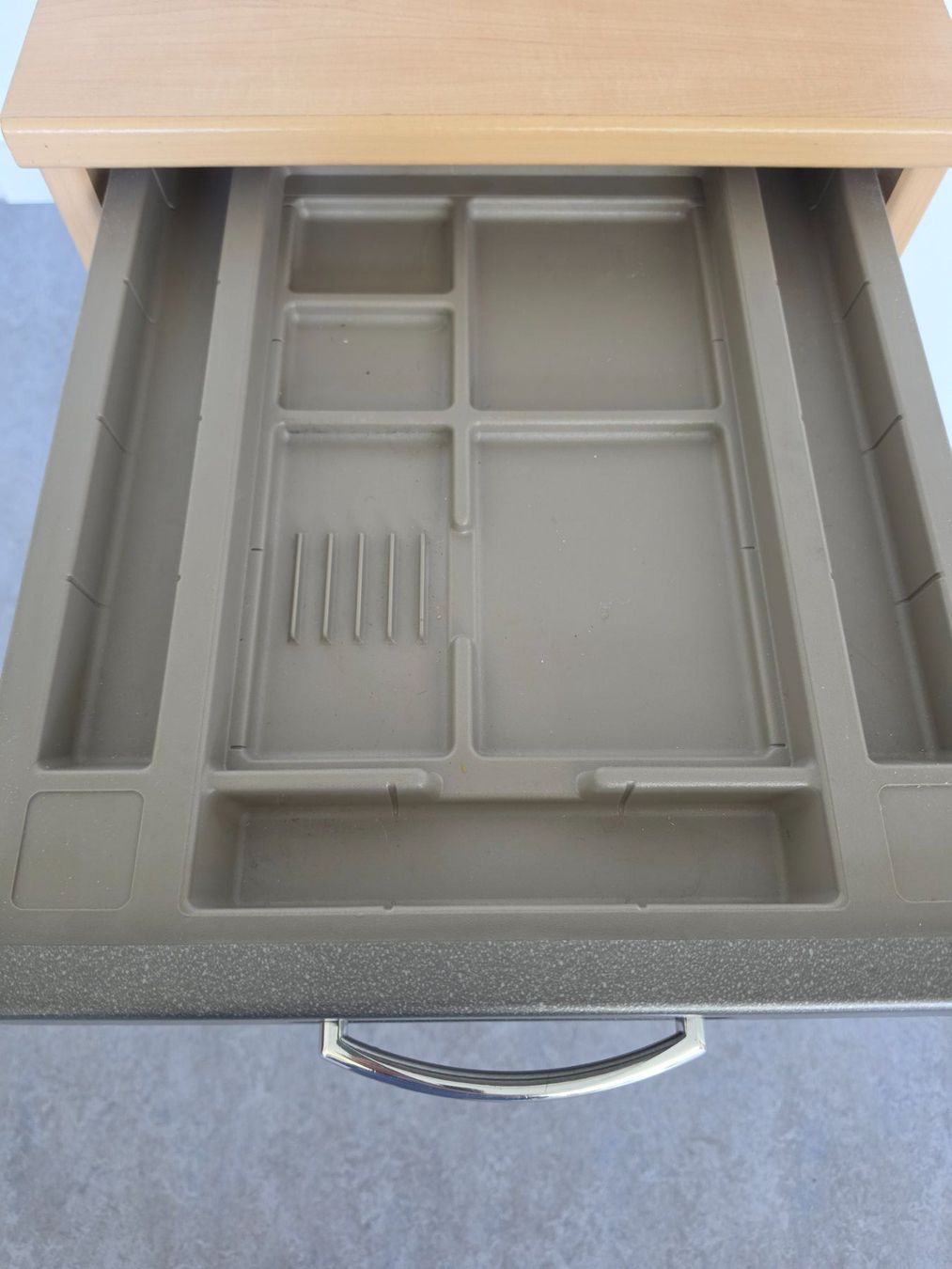 Commodes: Schubladencontainer 4 Schubladen, Korpus – D'occasion à Steffisburg par rop_5zpp 4
