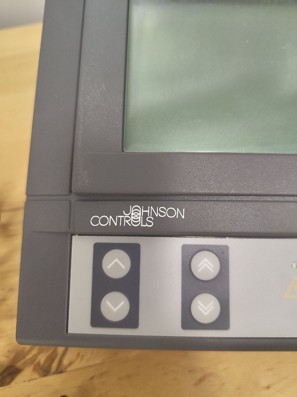 Componenti elettronici: Johnson Controls Metasys DT-9100-8104 Display Terminal – Usato da Emmenbrücke venduto da BlSi 3