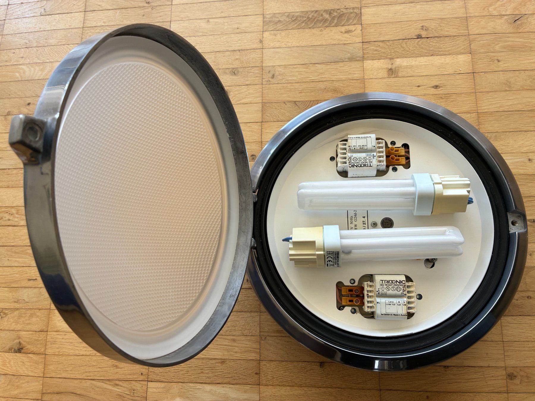 Luceplan Lampade: Wand/Deckenleuchte Metropoli 27 von Luceplan – Usato da Thalwil venduto da CH-Two 4