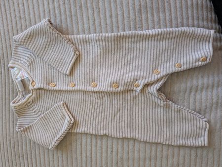 Baby Strampler gestrickt beige gestreift Grösse 62/68