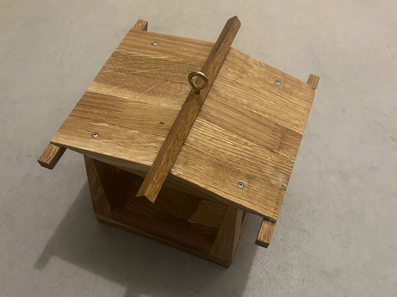Vogelhäuser: Vogelhaus Vogelfutter echtholz Eiche – Neu (gemäss Beschreibung) aus Hittnau von Oracel