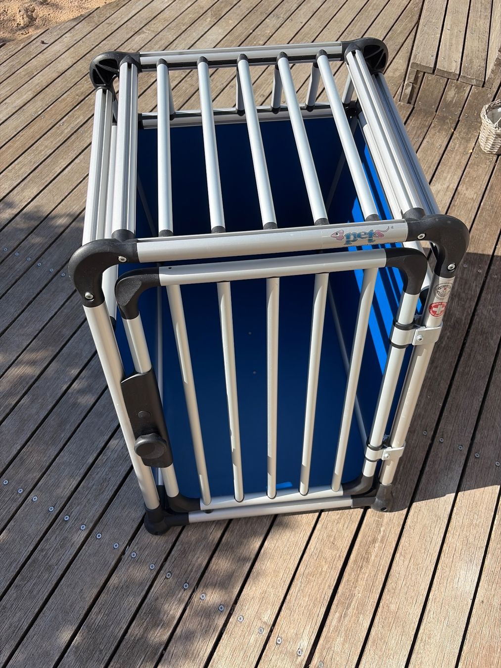 Käfige, Transport & Sicherheit: Hundebox 4pets – Gebraucht aus Lätti von Oskary