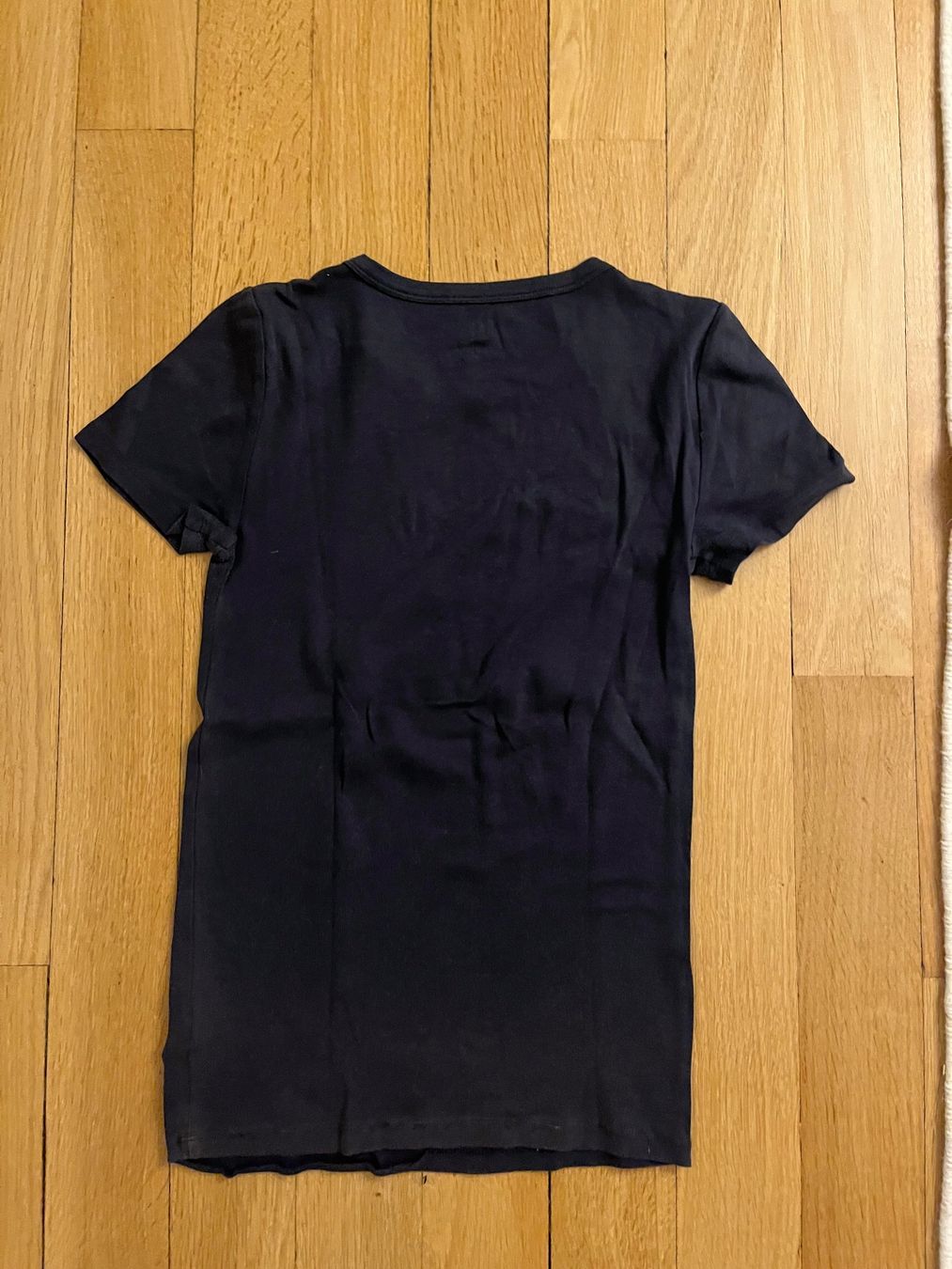 T-Shirts: T-Shirt GAP dunkelblau – Gebraucht aus Rüti ZH von sar_9gnw 2