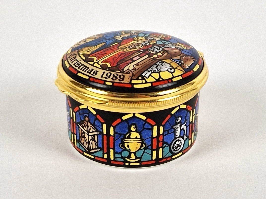 Tutte le decorazioni: Halcyon Days Emaille-Dose 1989 – Usato da Basel venduto da Restwert_Basel