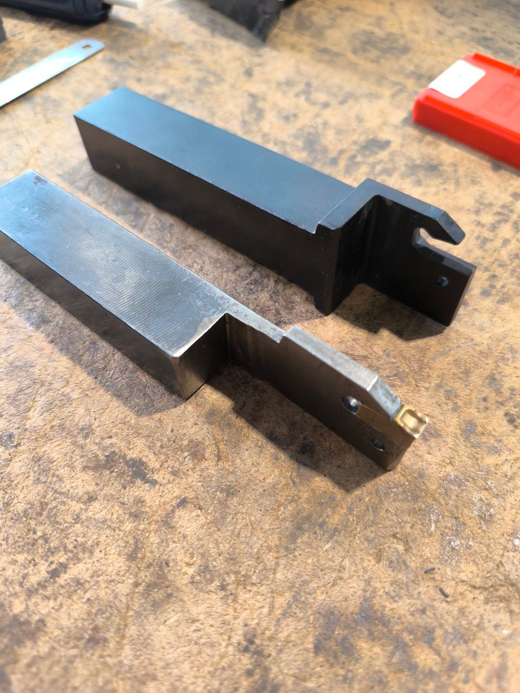 Sandvik Tutti gli attrezzi: 2x Einstechstahl / Wendeplattenhalter inkl. Platten MP026 – Usato da Arbon venduto da millpoint 1