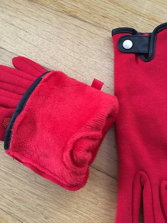 Handschuhe & Handstulpen: Damen rote Handschuhe mit Leder Applikationen – Gebraucht aus Grenchen von Tirana 4