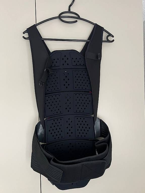 Dainese Protezioni & Imbottiture: Rückenprotektor Dainese manis D1 Level 2 - Grösse L – Usato da Spiegel b. Bern venduto da inf_7dtt 1