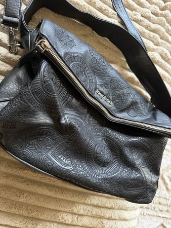 Umhängetasche Desigual schwarz mit Prägung gebraucht