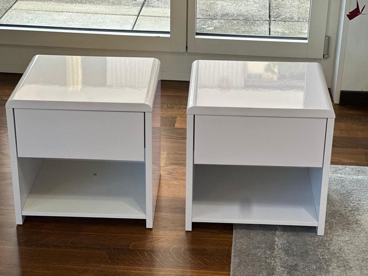 Nachttische: Une table de chevet 40/35/40 – Neu (gemäss Beschreibung) aus Montreux von jvo_vg8n 1