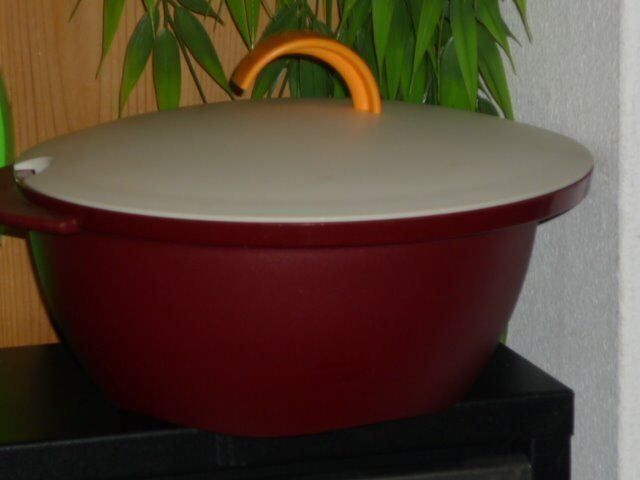 Tupperware Behälter & Ähnliches: TUPPERWARE  2 L. – Gebraucht aus St.Gallen von Anso