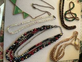 Schmuck Konvolut Halsketten Modeschmuck 6 Teile guter Zus...