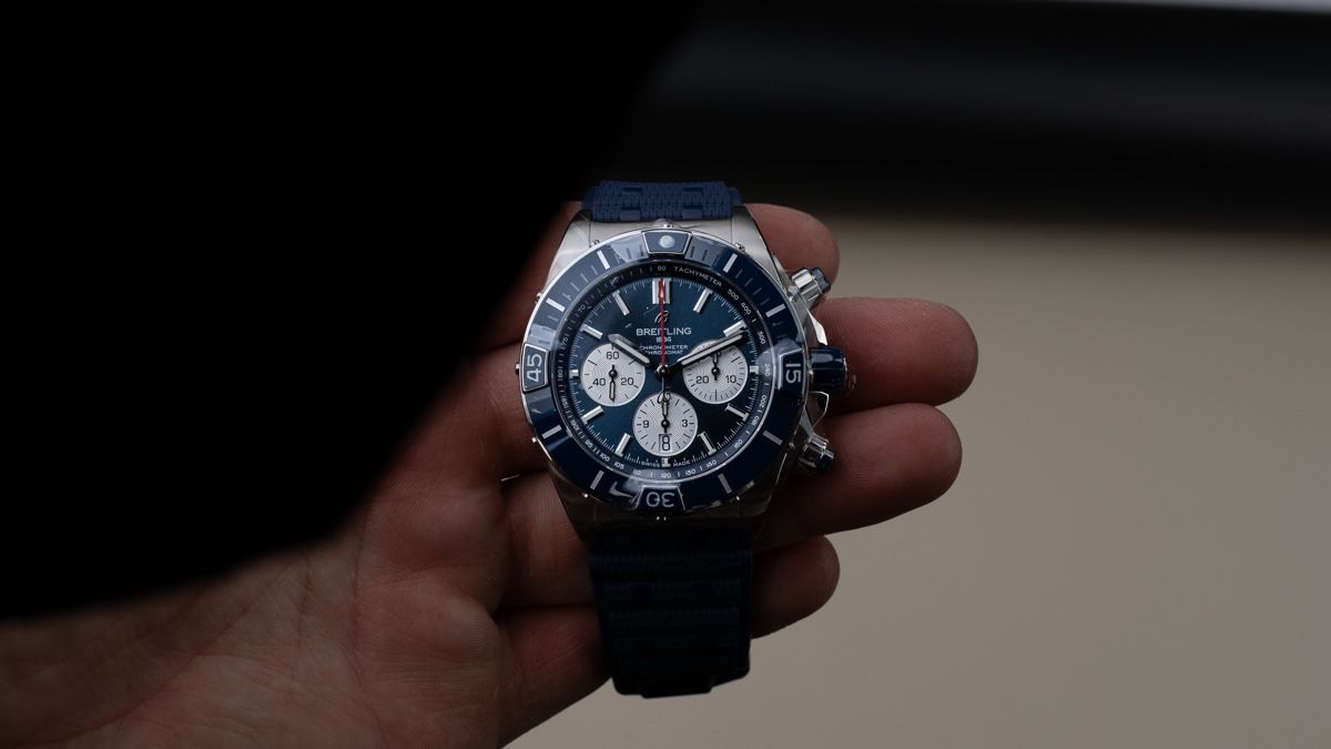 Breitling Orologi: Breitling SUPER CHRONOMAT B01 44 – Nuovo (secondo la descrizione) da Zürich venduto da RotthoffWatchGroup